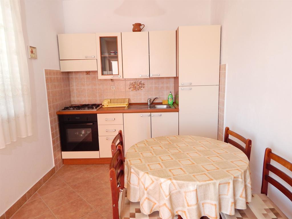 Apartments Rajko Pag Town Bagian luar foto